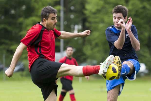 Photo Pascal Muller: Nestlé 2 (en bleu) peut encore termniner 2e de son groupe. Mottey (en rouge) terminera 7e
